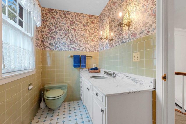 235 AUTUMN DRIVE, De Pere, WI 54115