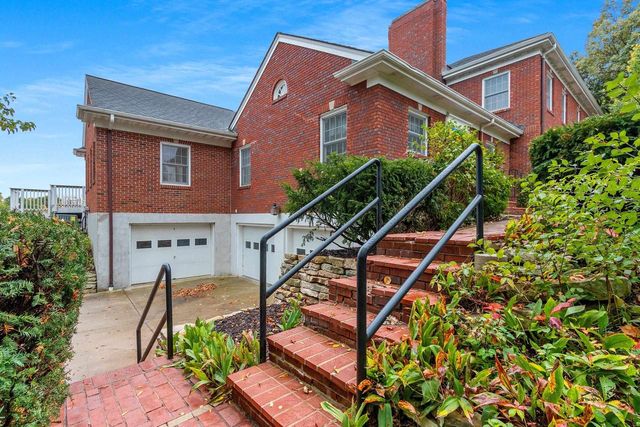 235 AUTUMN DRIVE, De Pere, WI 54115