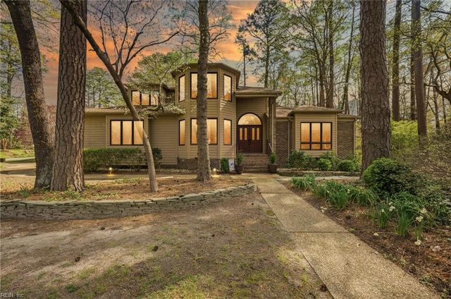 204 Mallard LN, Yorktown, VA 23692