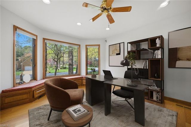 204 Mallard LN, Yorktown, VA 23692