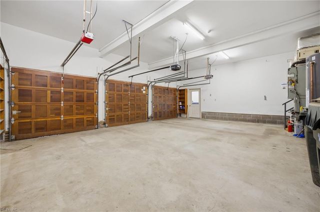 204 Mallard LN, Yorktown, VA 23692