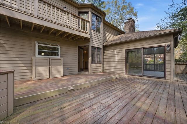 204 Mallard LN, Yorktown, VA 23692