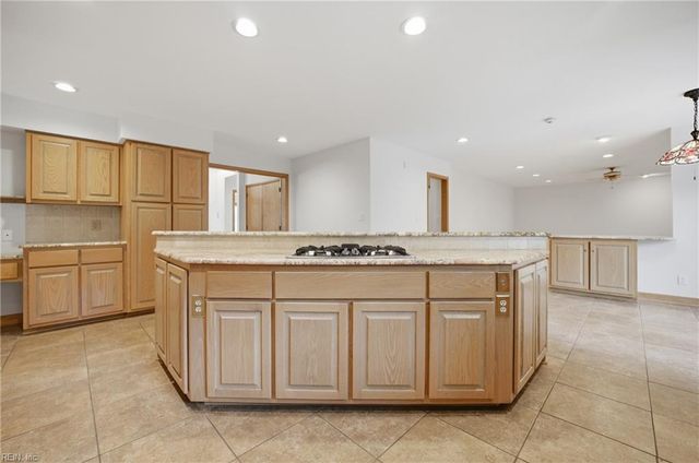 204 Mallard LN, Yorktown, VA 23692