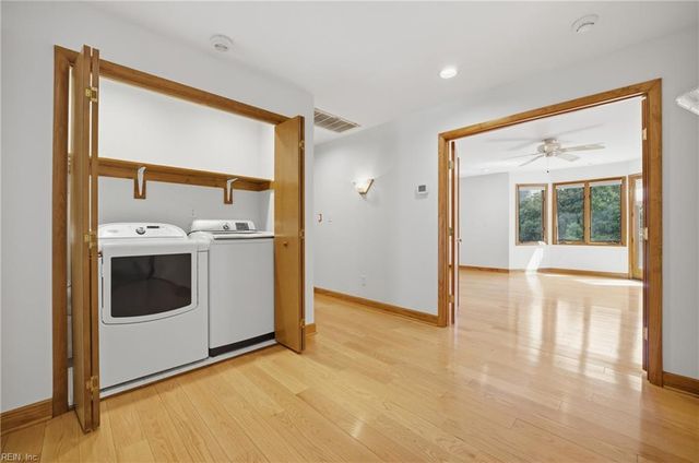 204 Mallard LN, Yorktown, VA 23692