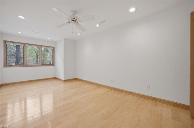 204 Mallard LN, Yorktown, VA 23692