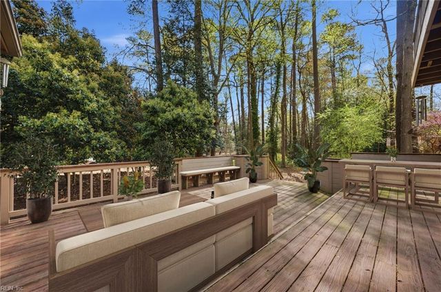 204 Mallard LN, Yorktown, VA 23692