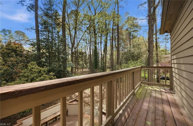 204 Mallard LN, Yorktown, VA 23692