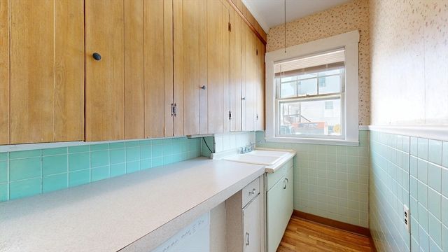 173-175 Princeton Blvd, Lowell, MA 01851
