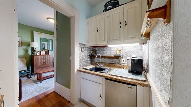 173-175 Princeton Blvd, Lowell, MA 01851