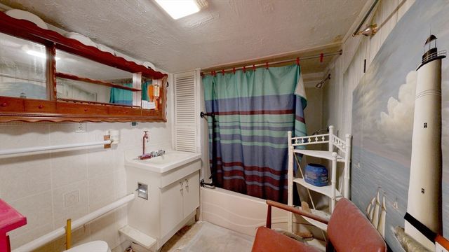 173-175 Princeton Blvd, Lowell, MA 01851