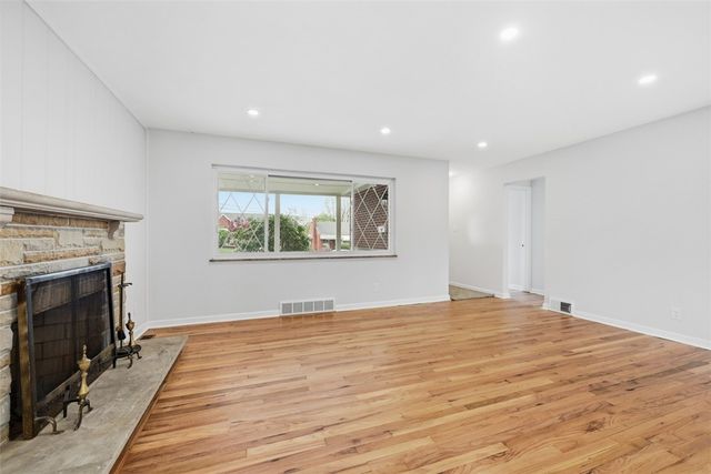 2745 Van Buren Dr, Lower Burrell, PA 15068