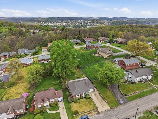 2745 Van Buren Dr, Lower Burrell, PA 15068
