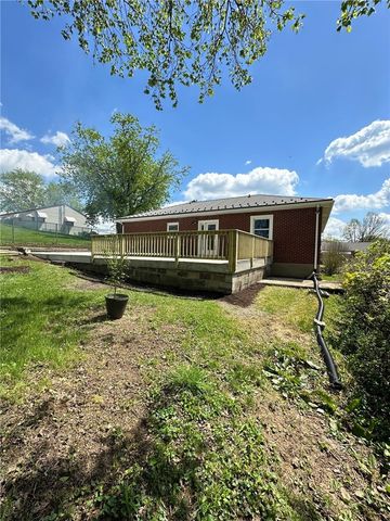 2745 Van Buren Dr, Lower Burrell, PA 15068