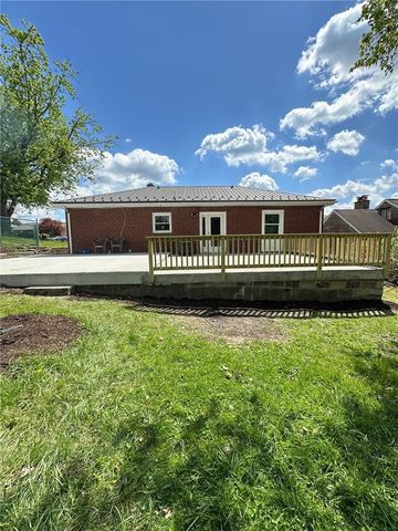 2745 Van Buren Dr, Lower Burrell, PA 15068