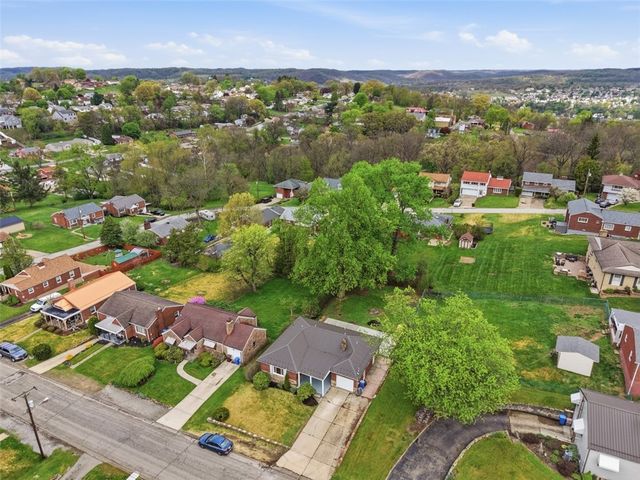 2745 Van Buren Dr, Lower Burrell, PA 15068