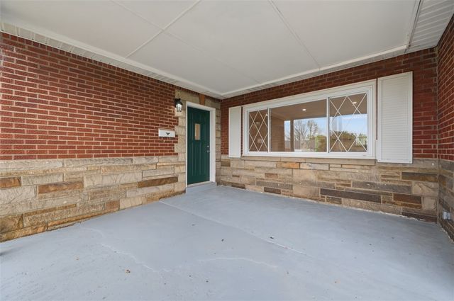 2745 Van Buren Dr, Lower Burrell, PA 15068
