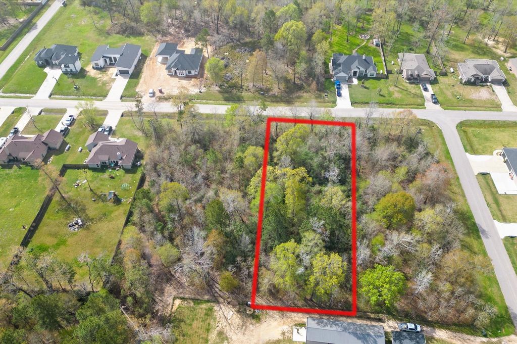 593 Road 6609, Dayton, TX 77535