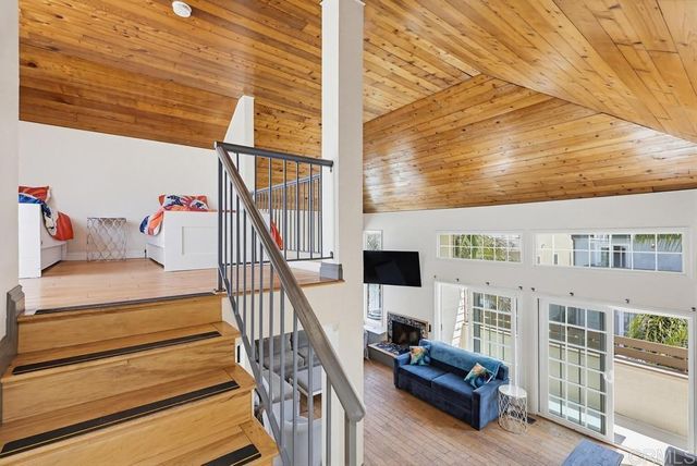 728 Jamaica Court, San Diego, CA 92109