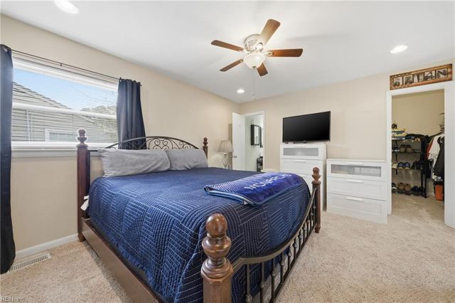 5733 Roper DR, Norfolk, VA 23518