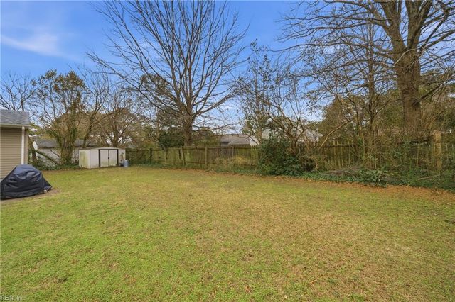 5733 Roper DR, Norfolk, VA 23518