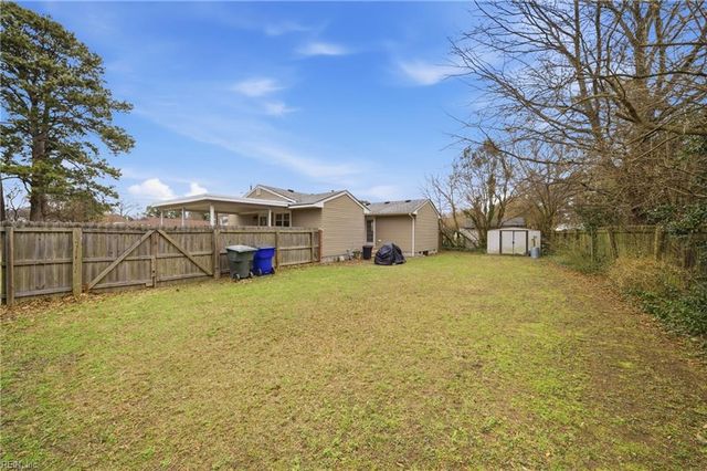 5733 Roper DR, Norfolk, VA 23518