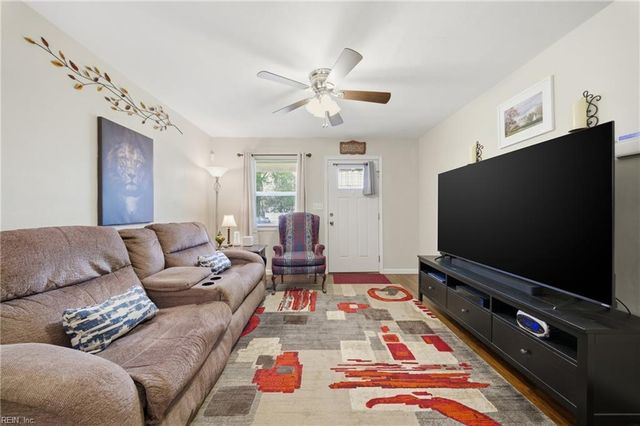 5733 Roper DR, Norfolk, VA 23518