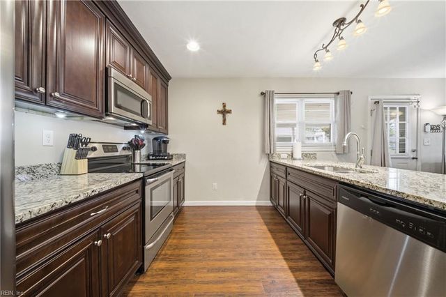 5733 Roper DR, Norfolk, VA 23518