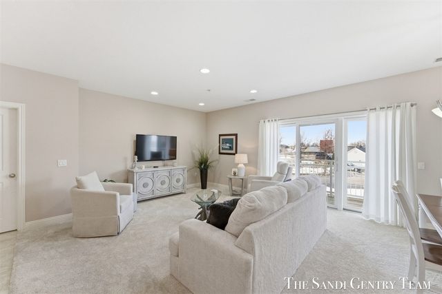 917 W Savidge Street 1, Spring Lake, MI 49456