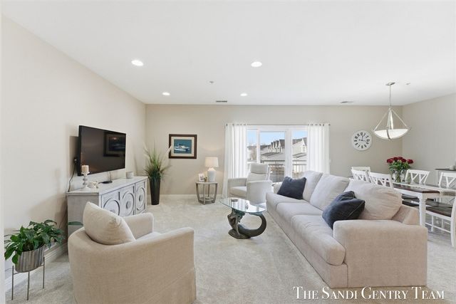 917 W Savidge Street 1, Spring Lake, MI 49456