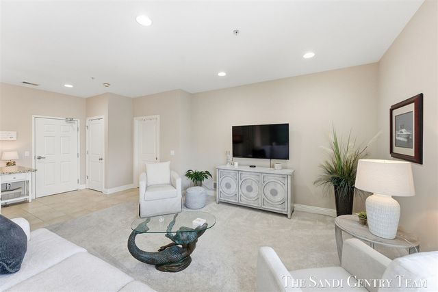 917 W Savidge Street 1, Spring Lake, MI 49456