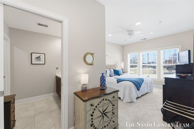 917 W Savidge Street 1, Spring Lake, MI 49456