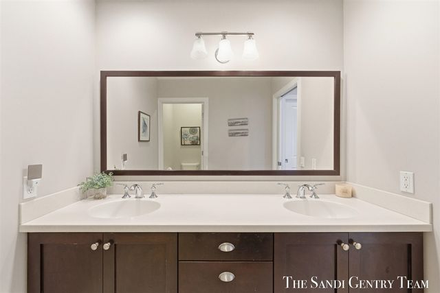 917 W Savidge Street 1, Spring Lake, MI 49456