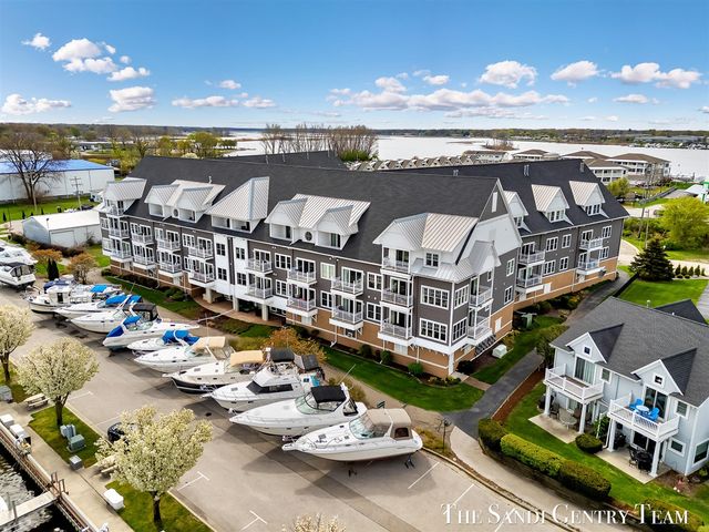 917 W Savidge Street 1, Spring Lake, MI 49456