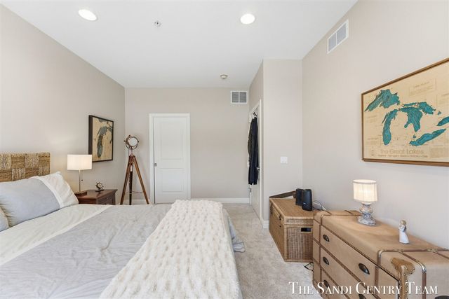 917 W Savidge Street 1, Spring Lake, MI 49456