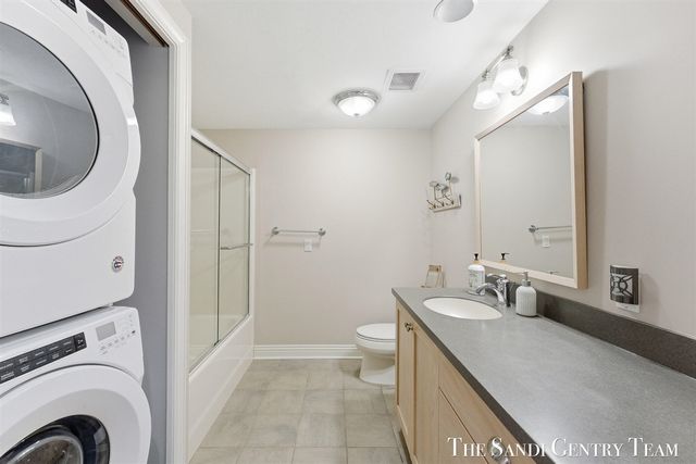 917 W Savidge Street 1, Spring Lake, MI 49456