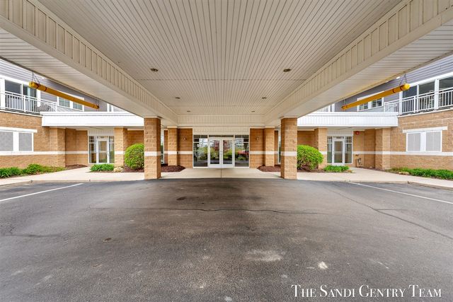 917 W Savidge Street 1, Spring Lake, MI 49456