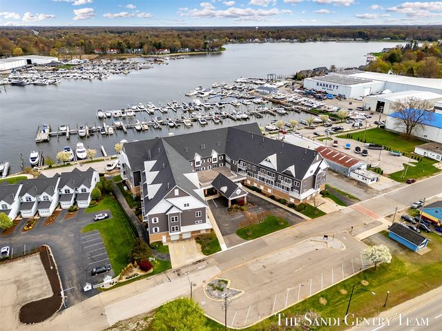 917 W Savidge Street 1, Spring Lake, MI 49456