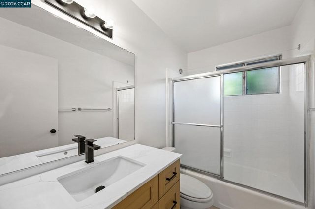 36 Miramonte Dr, Moraga, CA 94556