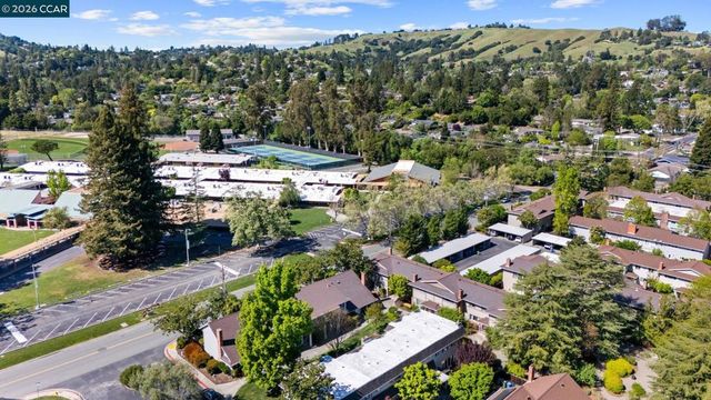 36 Miramonte Dr, Moraga, CA 94556