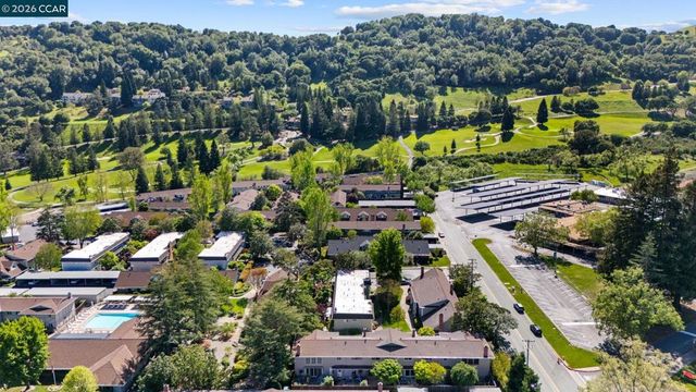 36 Miramonte Dr, Moraga, CA 94556