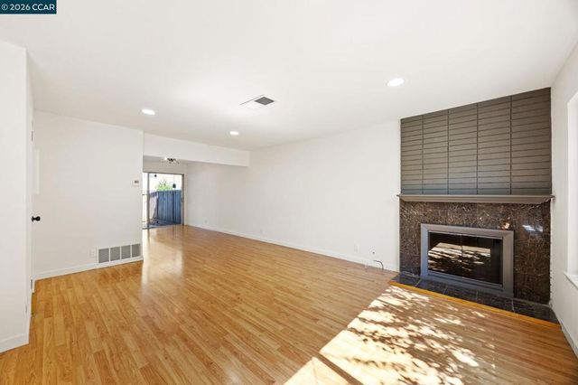 36 Miramonte Dr, Moraga, CA 94556