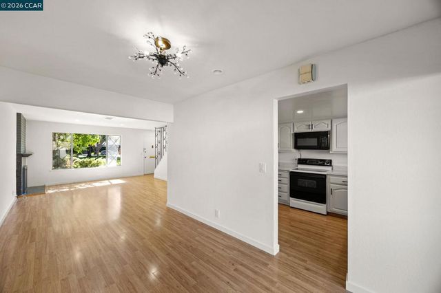 36 Miramonte Dr, Moraga, CA 94556