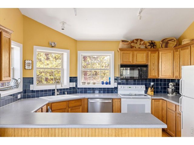 149 Rockledge Cir, Lyons, CO 80540
