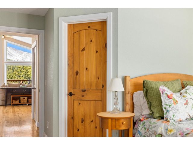 149 Rockledge Cir, Lyons, CO 80540