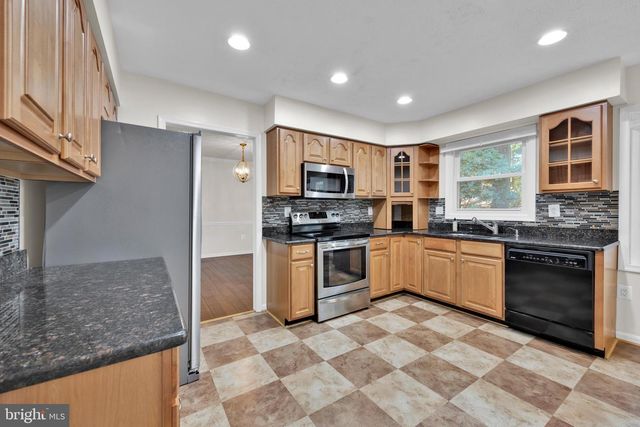 203 MARKWOOD DR, Sterling, VA 20165
