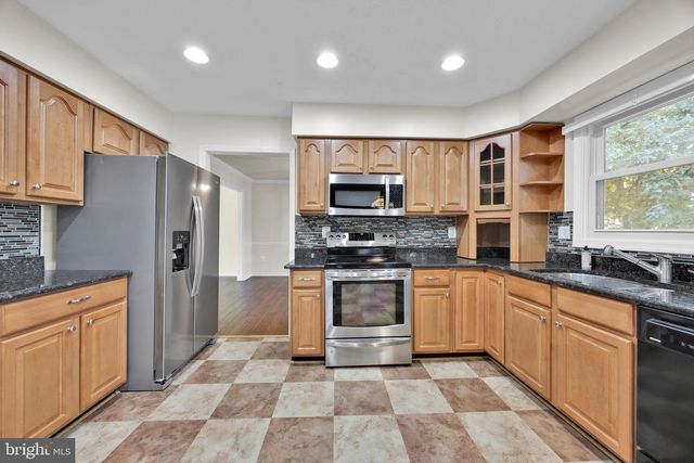 203 MARKWOOD DR, Sterling, VA 20165