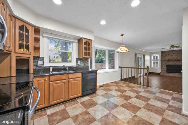 203 MARKWOOD DR, Sterling, VA 20165