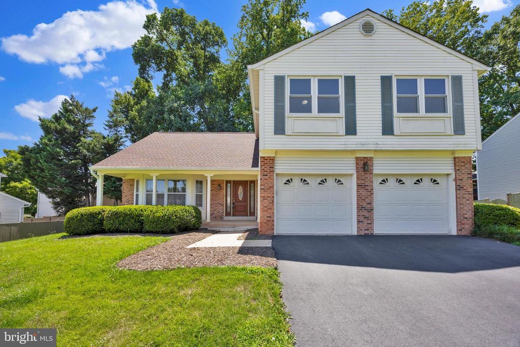 203 MARKWOOD DR, Sterling, VA 20165