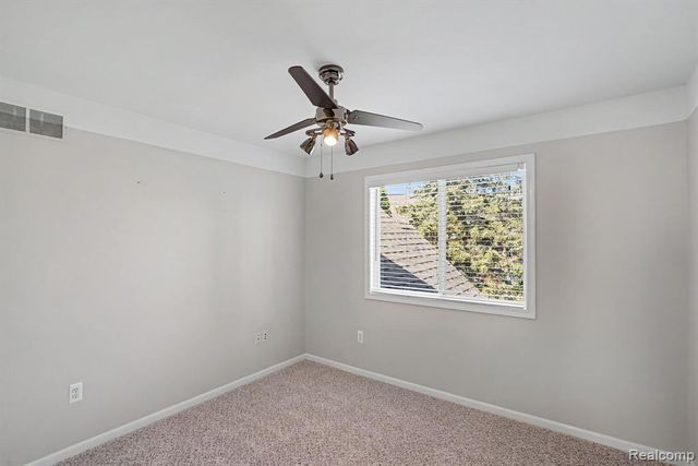 6076 Evergreen Lane, Grand Blanc, MI 48439