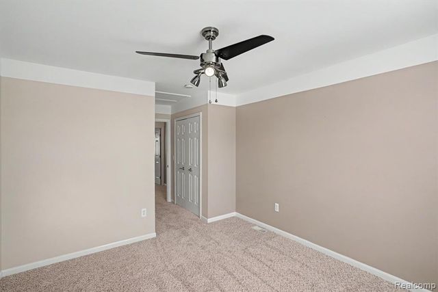 6076 Evergreen Lane, Grand Blanc, MI 48439